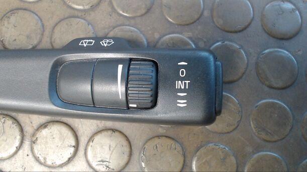 Foto: SCHEIBENWISCHERSCHALTER eines Volvo V50 1.6D DPF