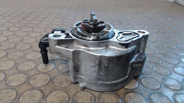 Foto: VAKUUMPUMPE eines Volvo V50 1.6D DPF Style