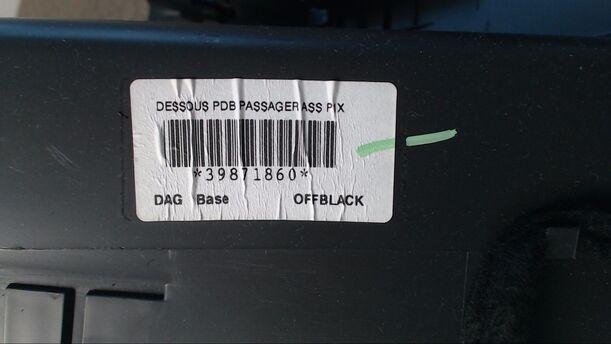 Foto: HANDSCHUHFACH eines Volvo V50 1.6D DPF Sport