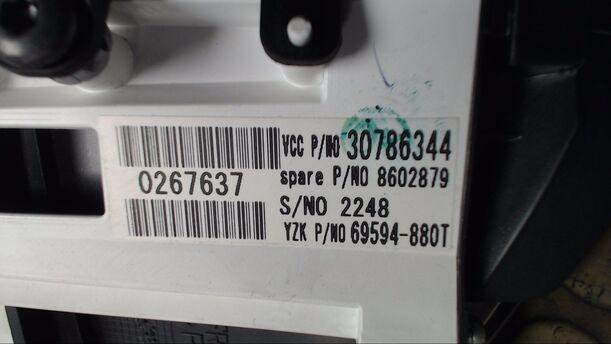 Foto: TACHOEINHEIT eines Volvo V50 1.6D DPF Sport
