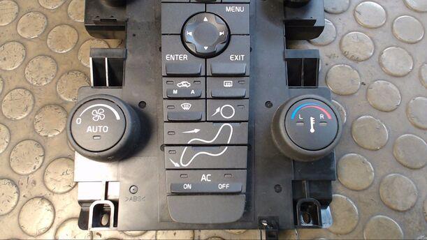 Foto: HEIZUNGSBETÄTIGUNG eines Volvo V50 1.6D DPF Sport