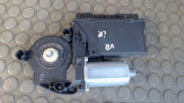 Foto: MOTOR FENSTERHEBER VORN RECHTS eines Audi A4 1.9 TDI Style