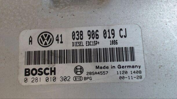 Foto: STEUERGERÄT EINSPRITZUNG eines VW Golf Variant 1.9 TDI Style