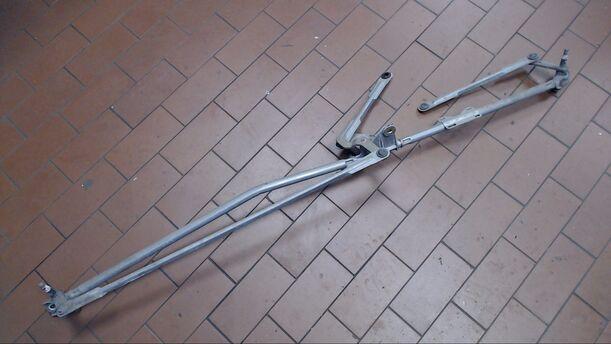 Foto: SCHEIBENWISCHERGESTÄNGE VORN eines Peugeot 307 135