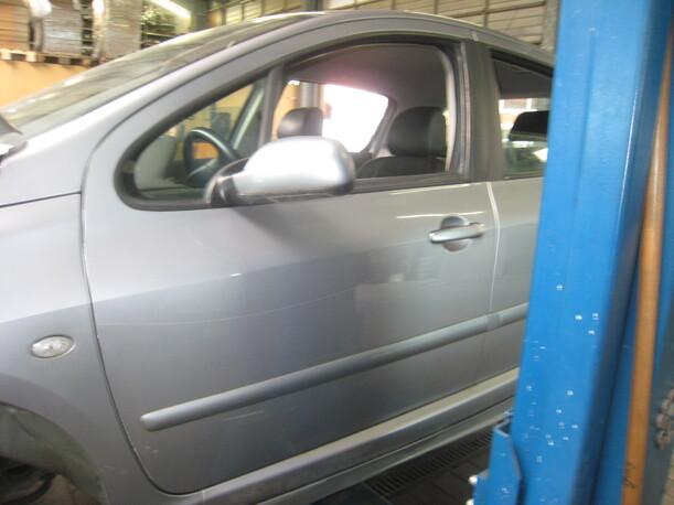 Foto: TÜR VORN LINKS (4/5-Türer) eines Peugeot 307 135