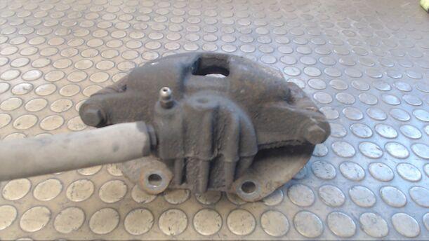 Foto: BREMSSATTEL VORNE LINKS eines Peugeot 307 135