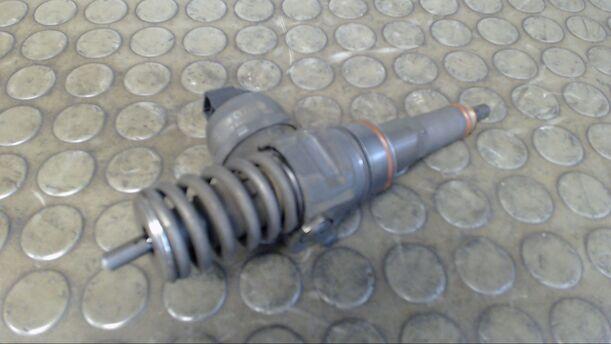Foto: PUMPE-DÜSE EINHEIT eines Audi A4 1.9 TDI Style