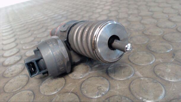 Foto: PUMPE-DÜSE EINHEIT eines Audi A4 1.9 TDI Style