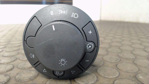 Foto: LICHTSCHALTER eines Opel Corsa 1.2 16V