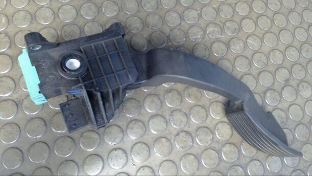 Foto: GASPEDAL eines Opel Corsa 1.2 16V