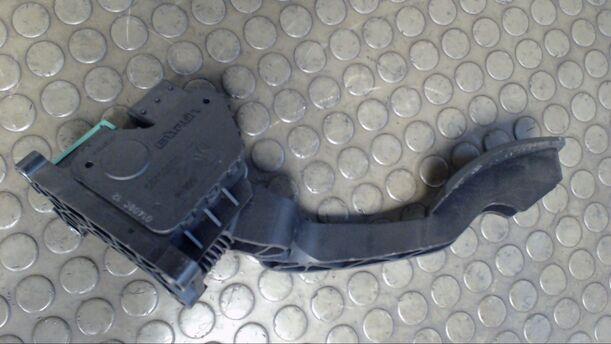 Foto: GASPEDAL eines Opel Corsa 1.2 16V