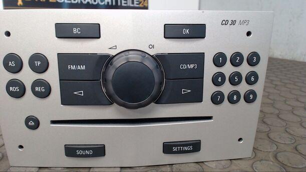 Foto: RADIO CD30 (ENTHEIRATET) eines Opel Corsa 1.2 16V