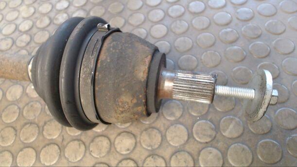 Foto: ANTRIEBSWELLE LINKS eines Volvo C30 1.6D