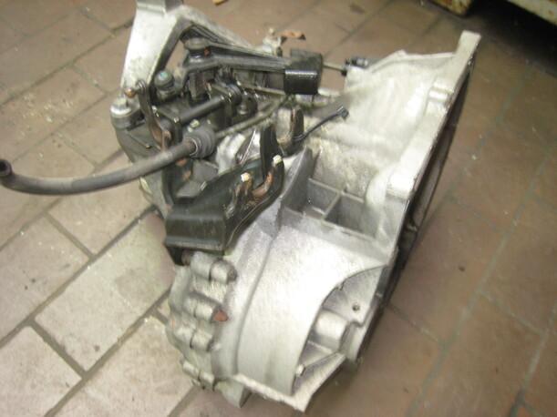 Foto: SCHALTGETRIEBE 5-GANG eines Volvo C30 1.6D Style