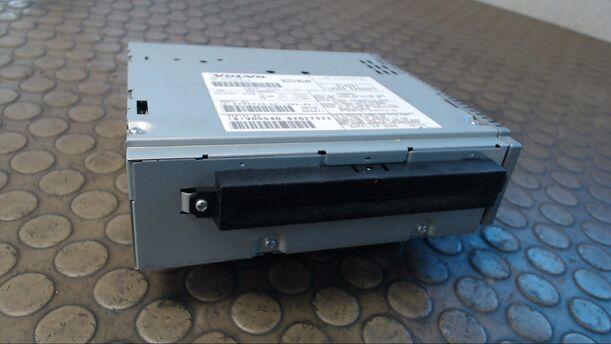Foto: RADIO/ CD PLAYER eines Volvo C30 1.6D