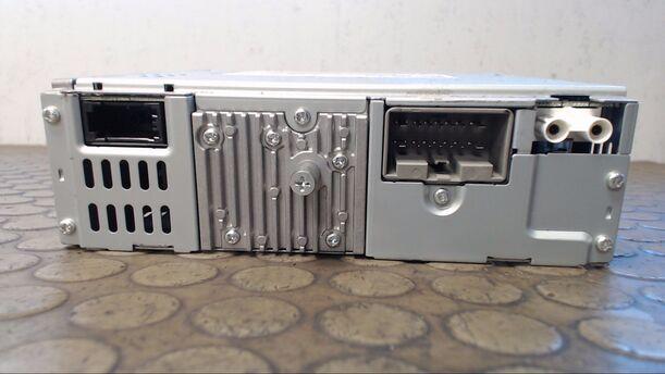 Foto: RADIO/ CD PLAYER eines Volvo C30 1.6D