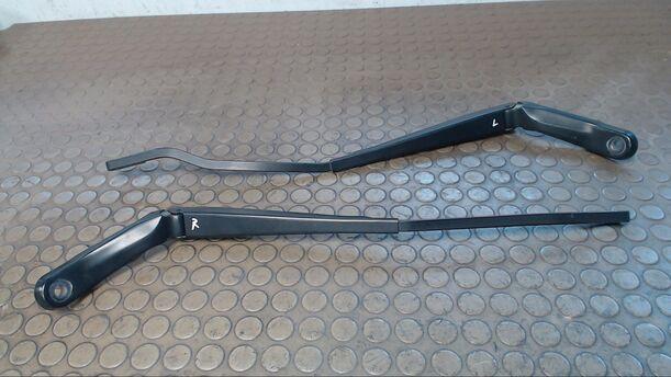 Foto: SCHEIBENWISCHERARME VORN eines Seat Alhambra 1.9 TDI