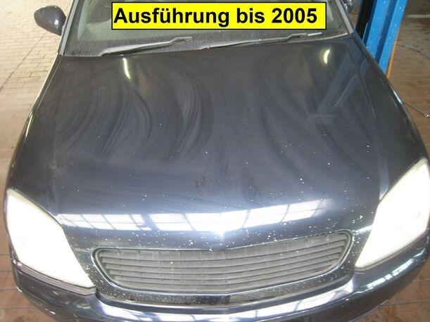 Foto: MOTORHAUBE eines Opel Vectra 1.8  GTS