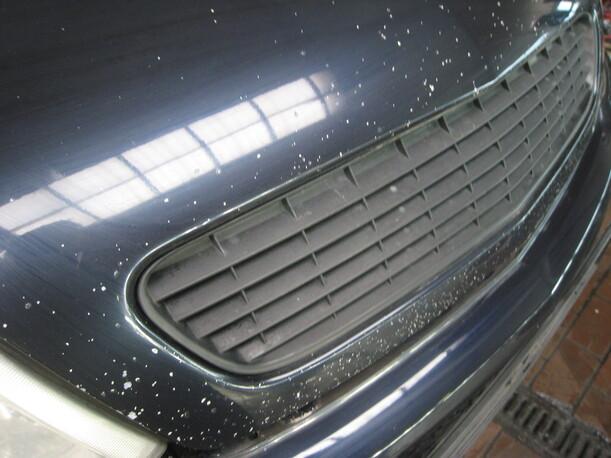 Foto: MOTORHAUBE eines Opel Vectra 1.8  GTS