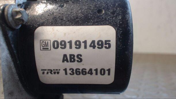 Foto: HAUPTBREMSAGGREGAT ABS eines Opel Vectra 1.8  GTS