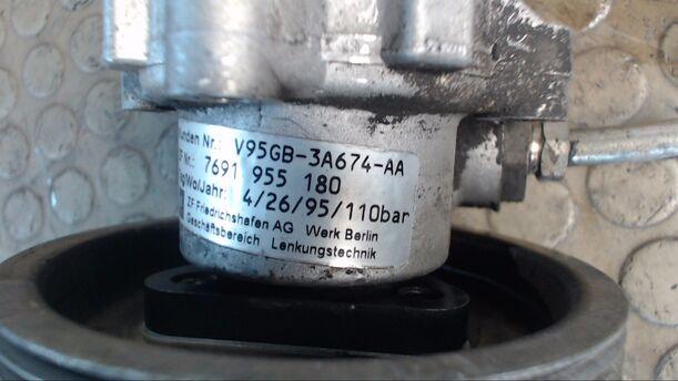Foto: PUMPE SERVOLENKUNG eines Ford Scorpio Style
