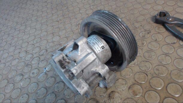 Foto: PUMPE SERVOLENKUNG eines Ford Scorpio Style