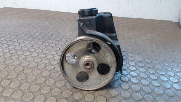 Foto: PUMPE SERVOLENKUNG eines Peugeot 206 90