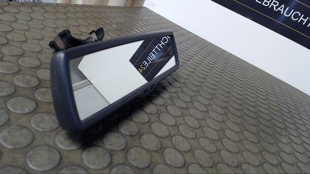 Foto: INNENSPIEGEL AUTOMATISCH ABBLENDEND eines VW Golf 1.9 TDI