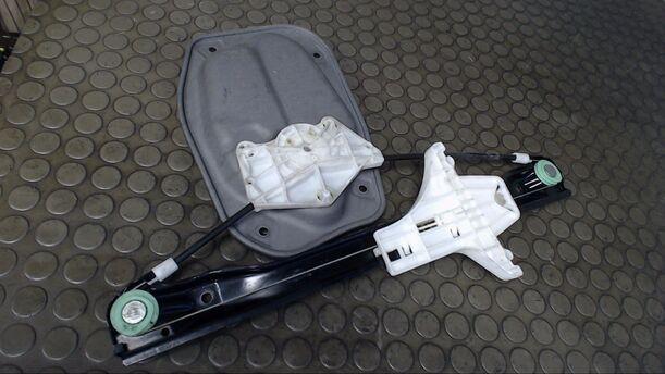 Foto: FENSTERHEBER ELEKTRISCH HINTEN LINKS eines VW Golf 1.9 TDI