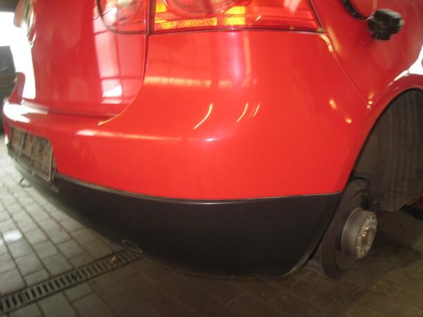 Foto: STOßSTANGE / STOSSFÄNGER HINTEN eines VW Golf 1.9 TDI CD