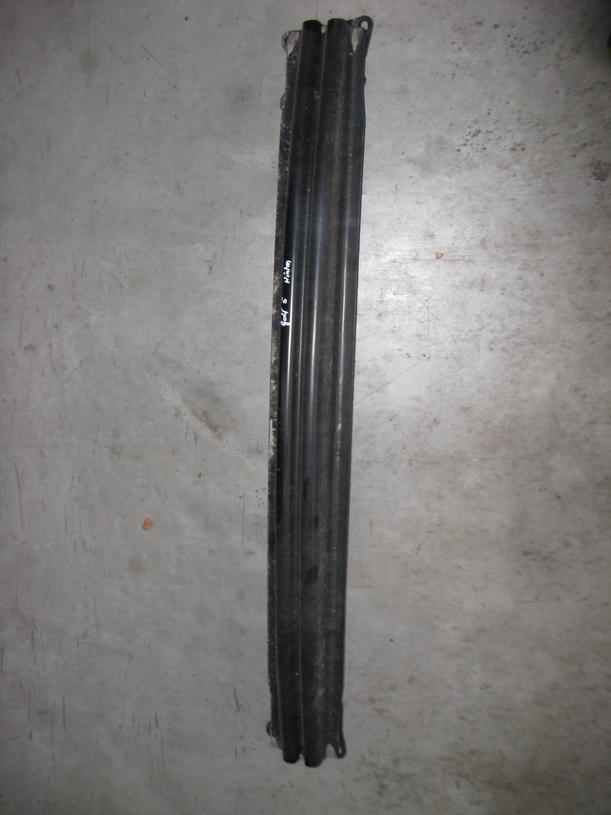 Foto: VERSTÄRKUNG HINTEN eines VW Golf 1.9 TDI CD