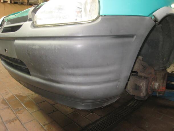 Foto: STOßFÄNGER / STOßSTANGE VORNE eines Opel Corsa CD