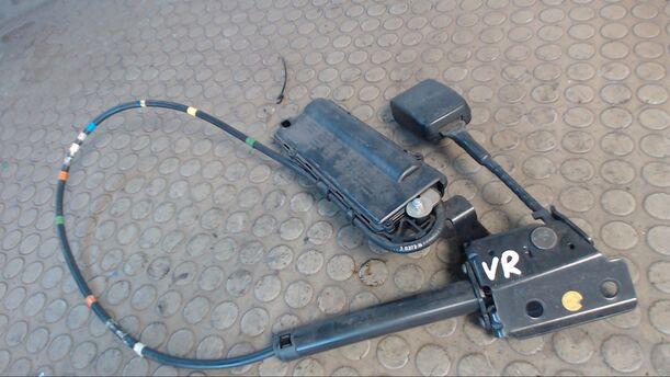 Foto: GURTSTRAFFER VORN RECHTS eines Ford Scorpio Turnier