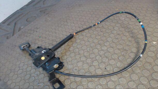 Foto: GURTSTRAFFER LINKS eines Ford Scorpio