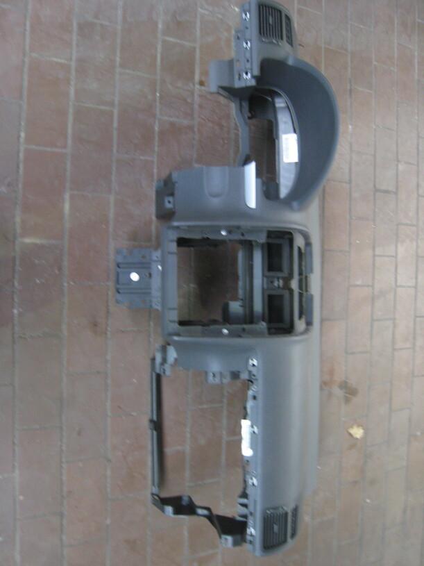 Foto: ARMATURENTAFEL eines VW Touran 1.9 TDI