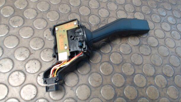 Foto: BLINKSCHALTER/KOMBISCHALTER eines VW Touran 1.9 TDI