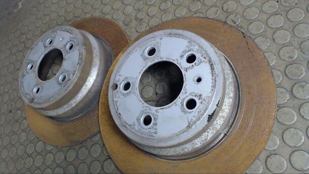 Foto: BREMSSCHEIBENPAAR HINTEN eines Volvo 850 2.5-10V