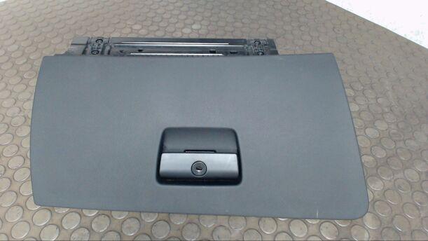 Foto: HANDSCHUHFACH eines BMW 320d