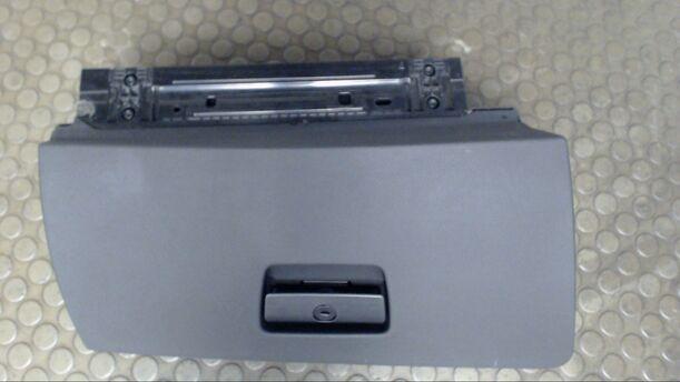 Foto: HANDSCHUHFACH eines BMW 320d