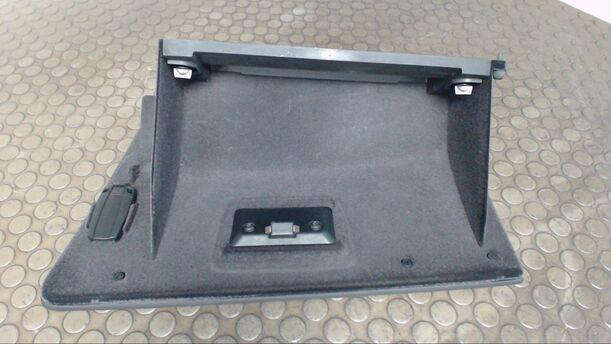 Foto: HANDSCHUHFACH eines BMW 320d