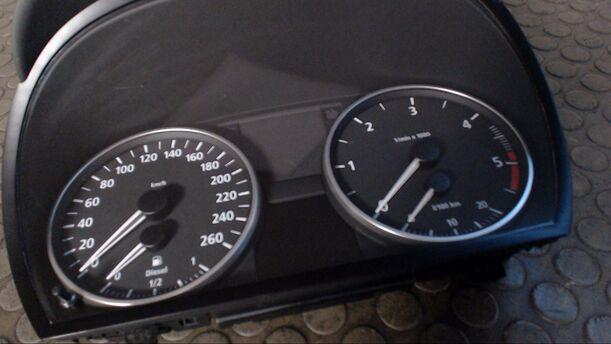 Foto: TACHOEINHEIT eines BMW 320d