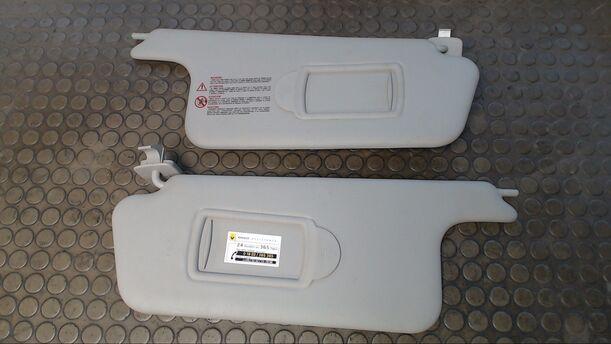 Foto: SONNENBLENDENSET eines Renault Scenic 1.6 16V