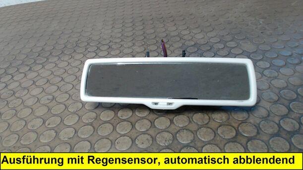 Foto: INNENSPIEGEL eines VW Passat Variant 2.0 TDI