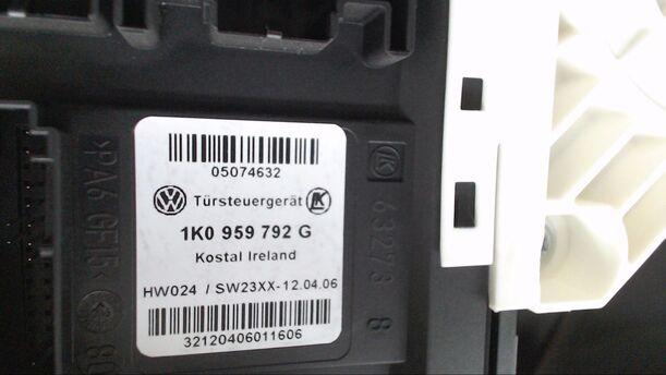 Foto: FENSTERHEBER VORNE RECHTS eines VW Passat Variant 2.0 TDI