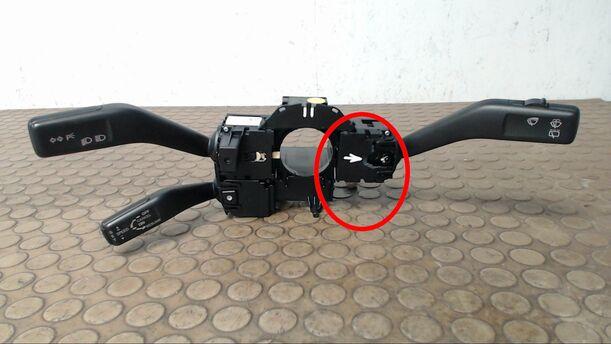 Foto: BLINKERSCHALTER/ KOMBISCHALTER eines VW Passat Variant 2.0 TDI