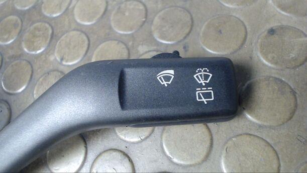 Foto: BLINKERSCHALTER/ KOMBISCHALTER eines VW Passat Variant 2.0 TDI