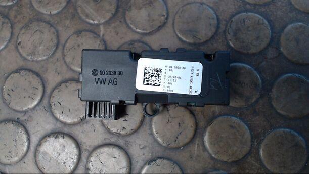 Foto: LENKWINKELSENSOR eines VW Passat Variant 2.0 TDI