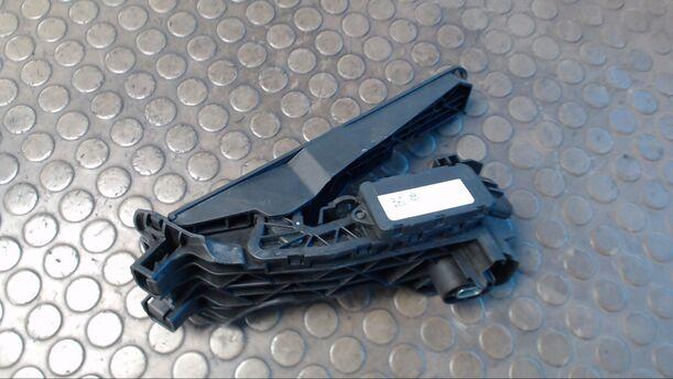 Foto: GASPEDAL eines VW Passat Variant 2.0 TDI