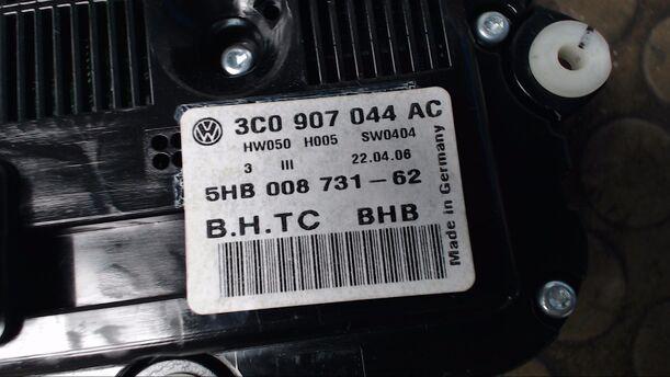 Foto: HEIZUNGSBETÄTIGUNG eines VW Passat Variant 2.0 TDI