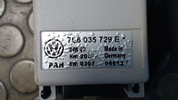 Foto: STEUERGERÄT TELEFON INTERFACEBOX eines VW Touareg 2.5 R5 TDI Automatik